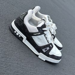 Louis Vuitton LV trainer sneakers SIZE11