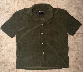 Massive Short Sleeve Corduroy Button Down Shirt - Olive Green - Size Medium