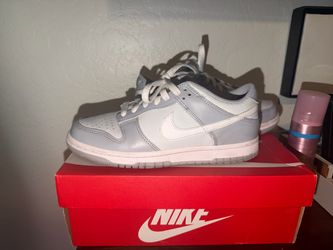 Dunks 5.5y