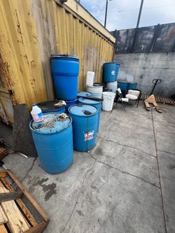 55 Gallon Plastic Drums – Barrels