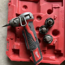 Milwaukee ProPex Expander With Three Expansion Heads