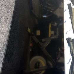 Hisense Roku 58 “ Class 4k Tv