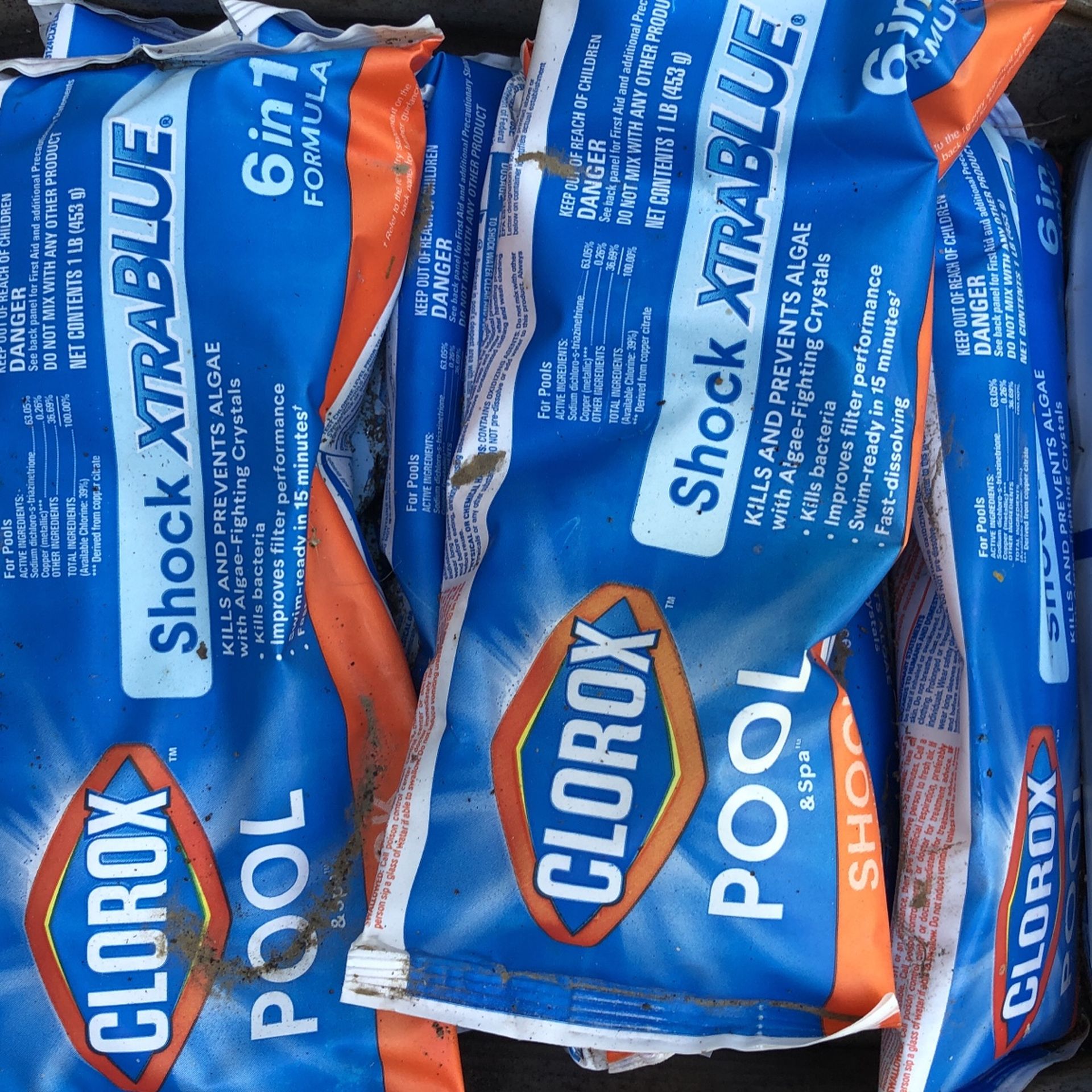 Pool shock chlorine packets