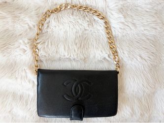 vintage CHANEL black caviar leather long wallet