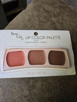 Vintage 80s MaryKay Lip Color Palette Great Fashion Corals