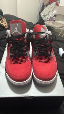 Jordan 4s toro bravo