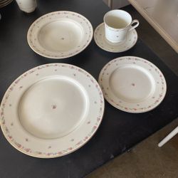 Ivory Fine China Set (12  Sets)