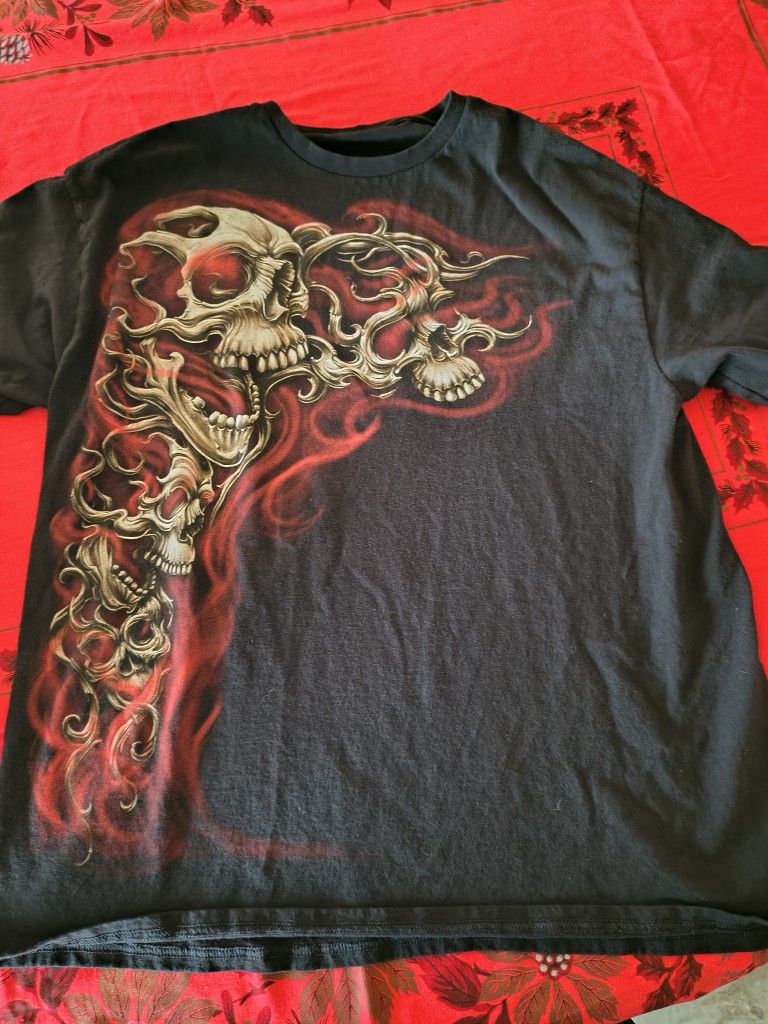 🔥 Bold Skull Graphic T-Shirt – Streetwear Style, Comfortable Fit