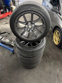Tesla rims and tires