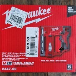 Milwaukee M12 12-Volt Lithium-Ion Cordless 3/8 in. Crown Stapler
