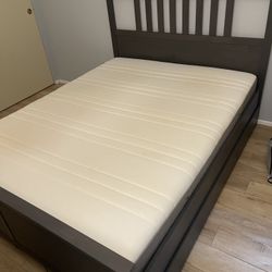 HEMNES Queen Bed Frame with 4 Storage Drawers (Dark Gray Stained / Luröy)