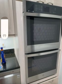 Like-new GE 27” built-in smart double wall oven in stainless steel, model JKD3000SNSS