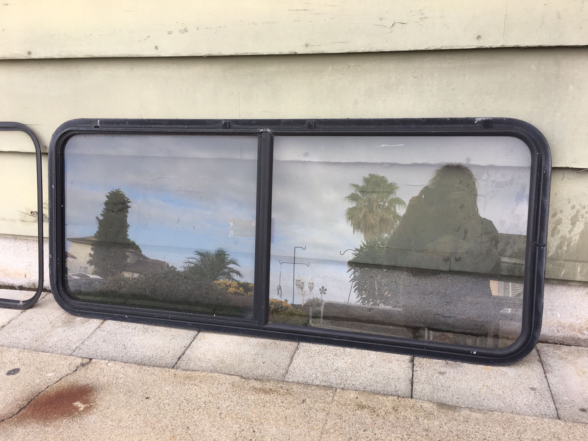Kinro RV Sliding Window