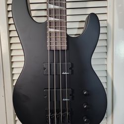 Jackson Bass 