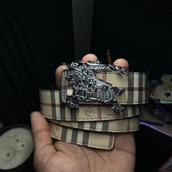 Burberry Belt Size 40-42 