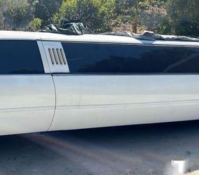 2005 Cadillac Professional Chassis – As-Is / Highest Offer Takes It!