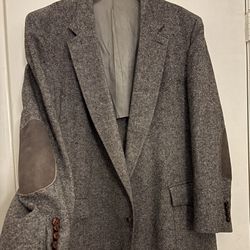 Men’s classic fit suit jacket SIZE 42/44)