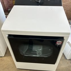 New LG Scratch And Dent Electric Dryer! 