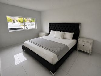 King black velvet bed / cama king negra de velvet
