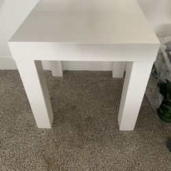 2 Matching Tables (Perfect Condition) 