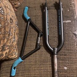 throne bars and fork