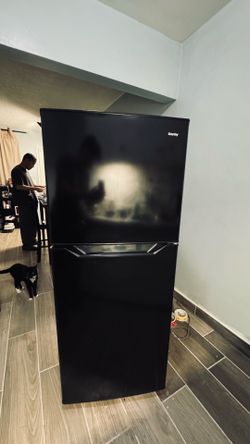 Danby 10cu. ft. Refrigerator and freezer