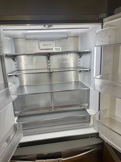LG Stainless Steel Refrigerator, Counter Depth works great! Two ice makers! Price to sell!
