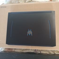 Predator Helios 300
Abyssal Black