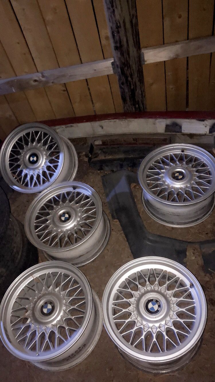 Style 5 bmw wheels 16”x8”