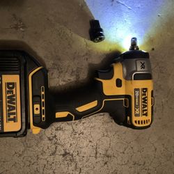 Impact Wrench Dewalt DCF890 With Battery