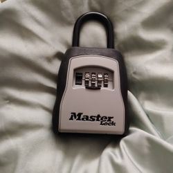 Master Lock 5400d Set Your own Combination Lock Box  5 Key Capacity