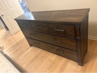 dresser. good condition
