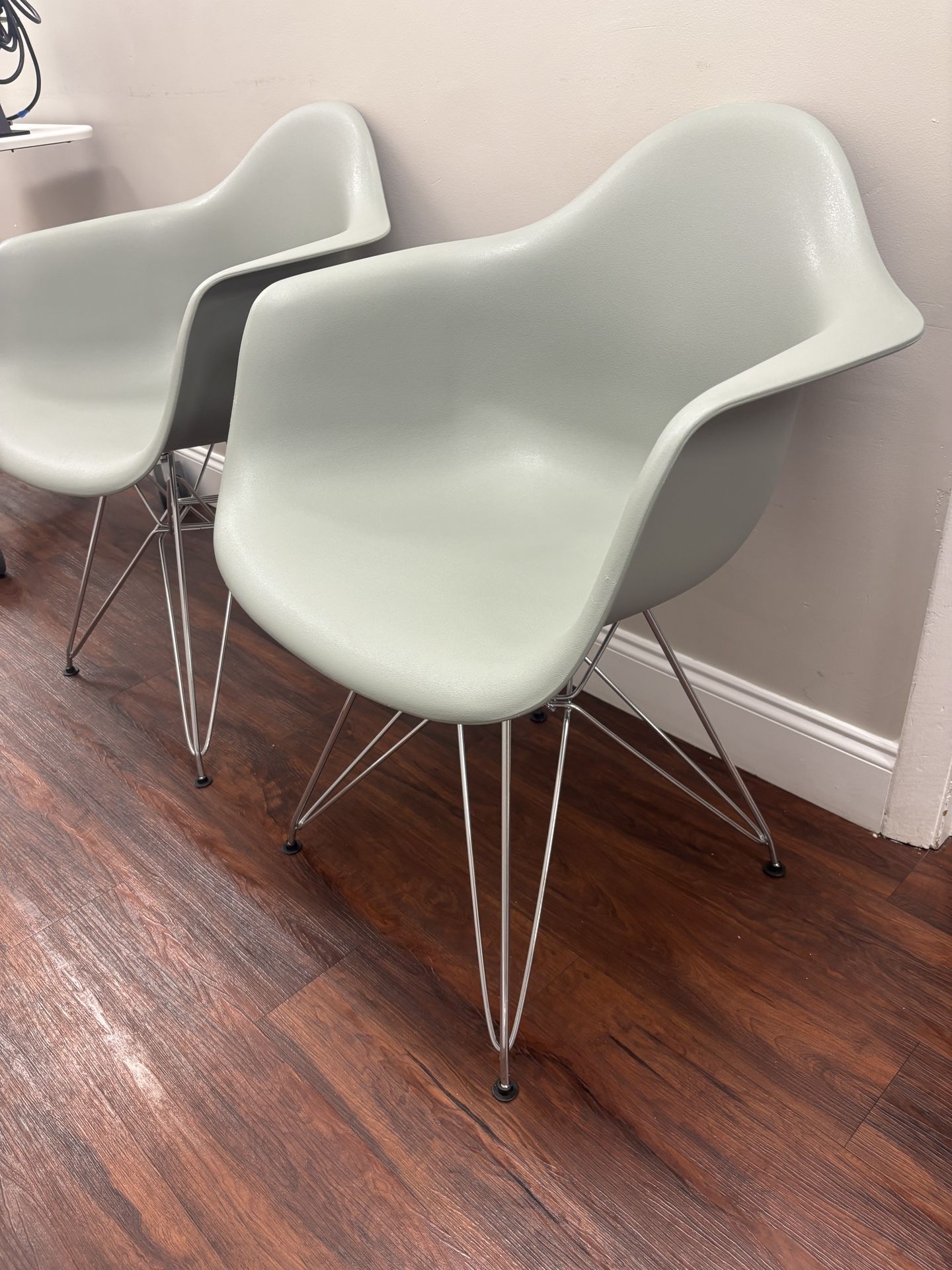 Set Of 5 Modern plastic/metal Chairs