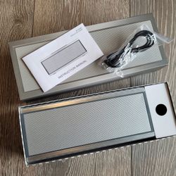 Speaker bluetooth/ plugin