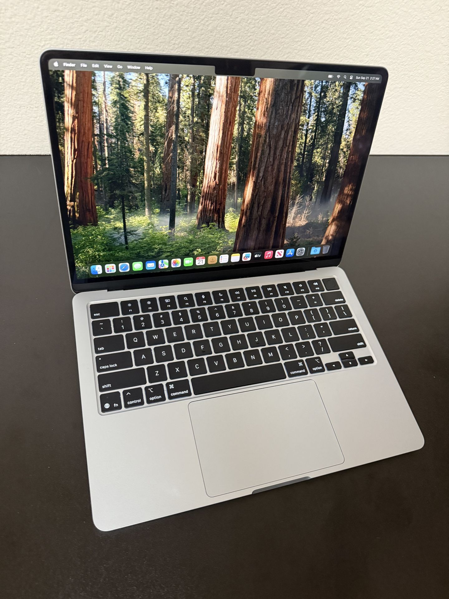 MacBook Air 13” M4 16GB 256GB like new with Apple Warranty 