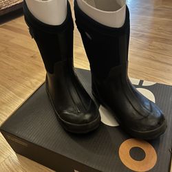 Bogs Boots Kids  Size 2