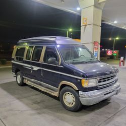 2000 Ford E-150