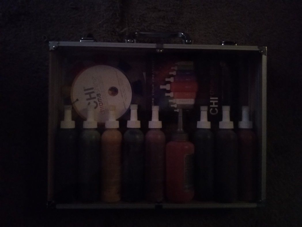 Assorted Hair Color Set With Metal Case Good Condition $8.00
