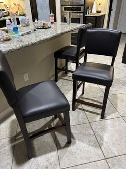 3 Bar Stools