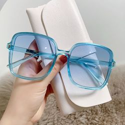 Blue Eyglasses