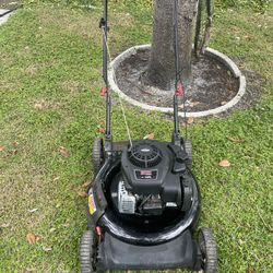  Lawn Mower LBN 21” Briggs & Stratton With A 4.5 HP Engine 