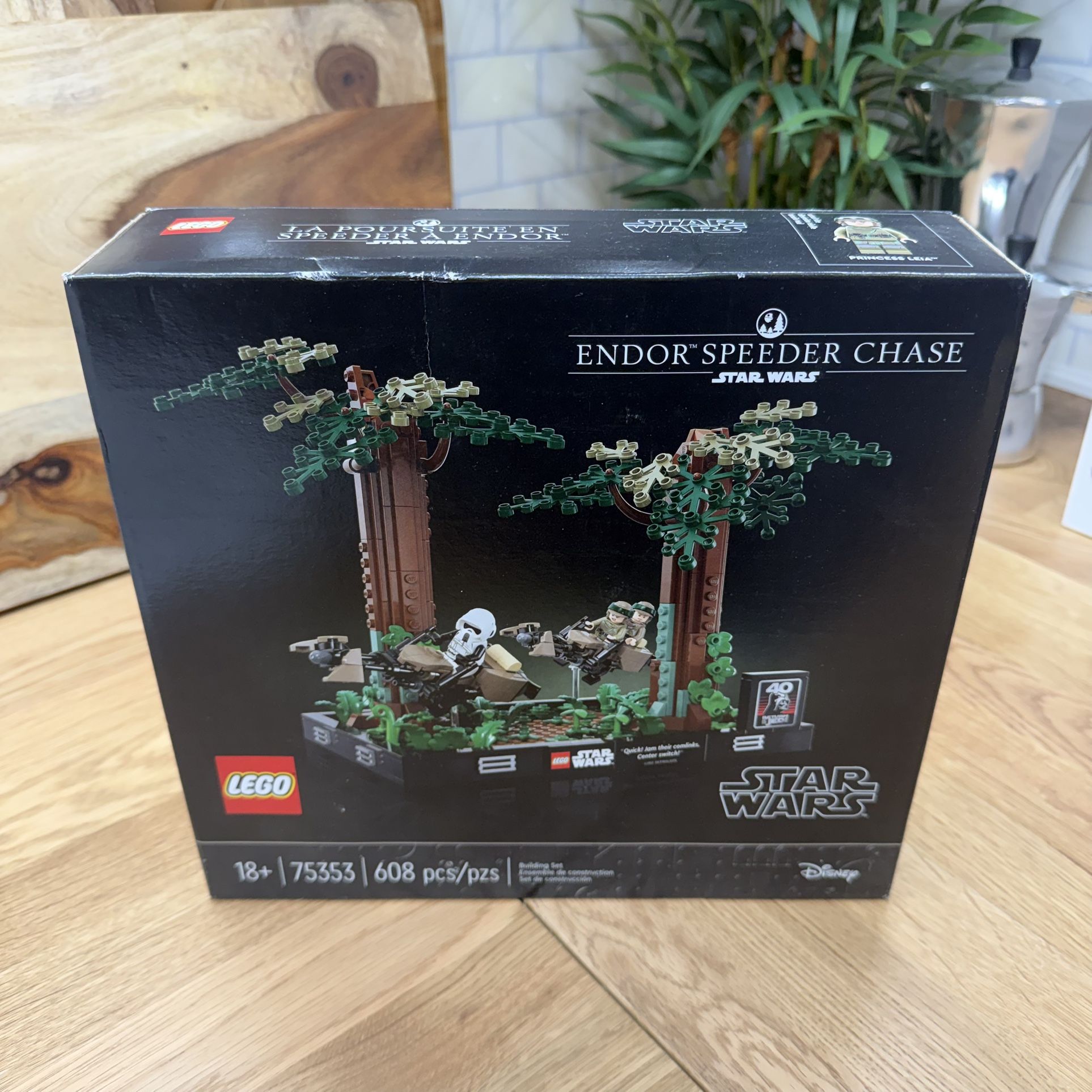 LEGO Star Wars Endor Speeder Chase New