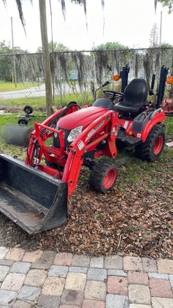 Kioti Tractor Loader and only 118 HRS