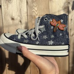 Coraline Converse (youth - size 13.5)