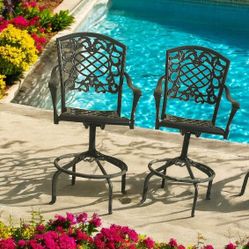 2 Iron Patio Outdoor Patio Chairs  Each Chair $75