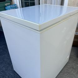 Household Freezer (BD-150B-E) 5.0 cu. ft.