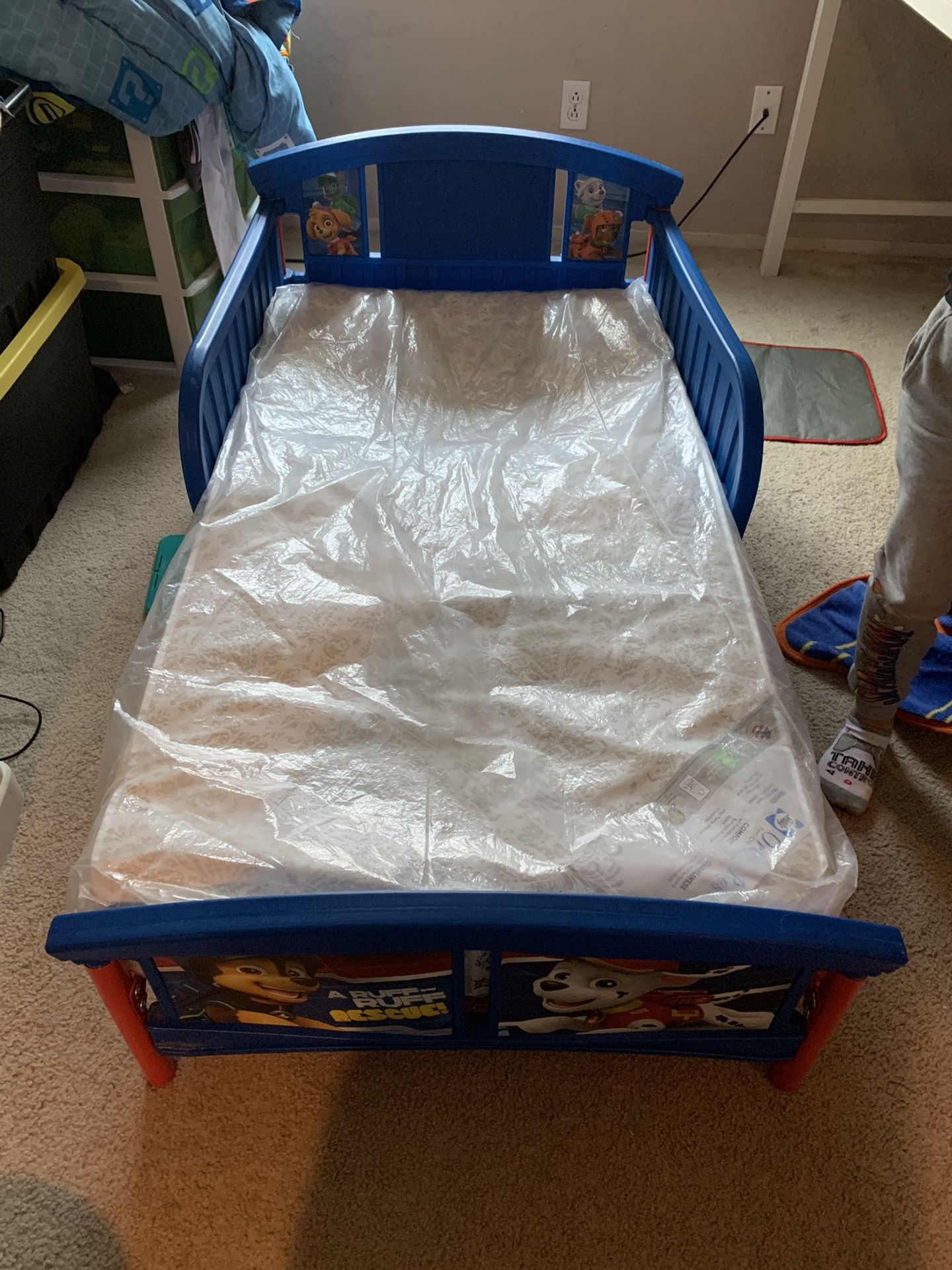 Toddler bed