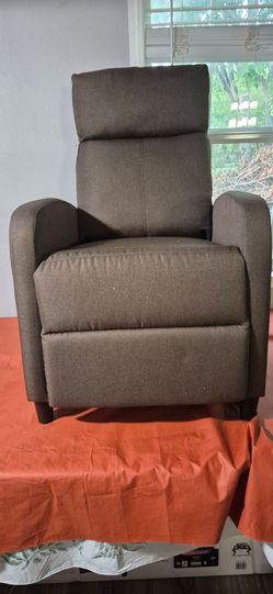 RECLINER CHAIR