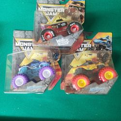 Monster jam monster trucks tech deck , megaladon