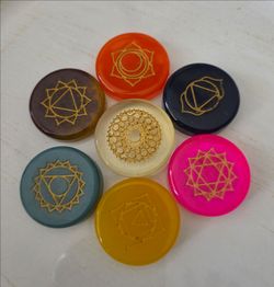 7-Piece Acrylic Chakra Symbol Meditation Set – Colorful Gold Etched Discs